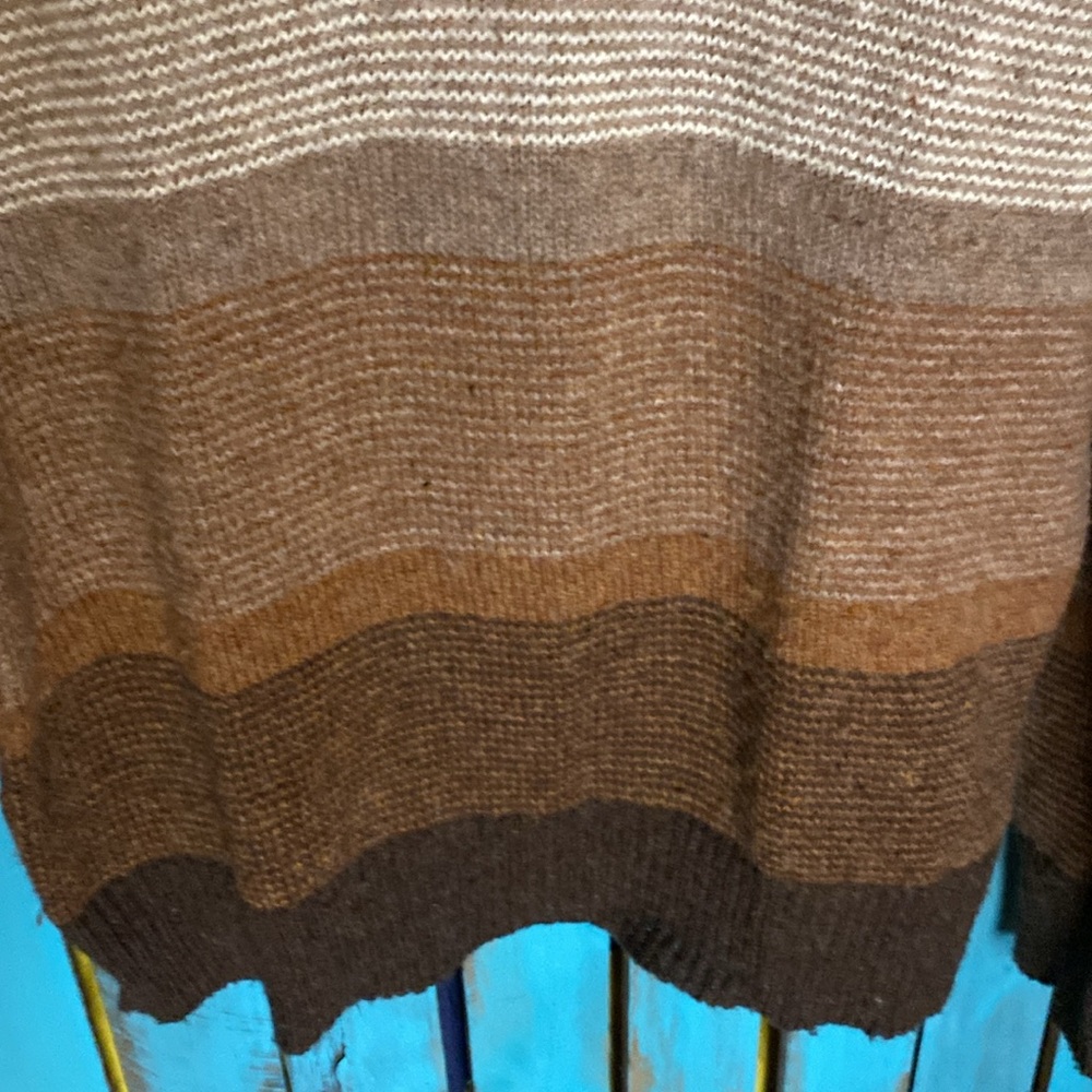 Vintage Career Club v neck sweater size Large tan and brown shades made in USA - Picture 3 of 5